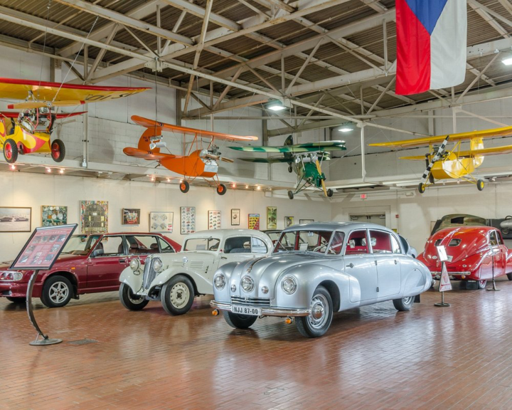 Hidden Gem🌄- Lane Motor Museum
