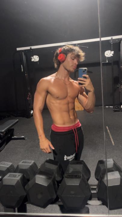 Alex Crews