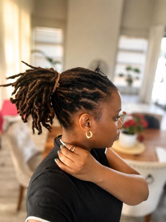 Nomhle Lukashe