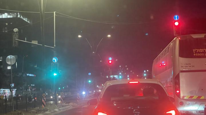 Left turn system in Israel