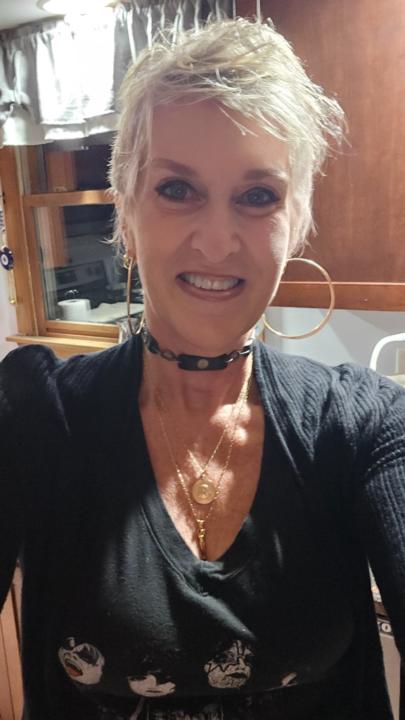 Lynn M Salus