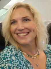 Nicole Caelers