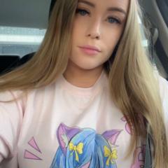 Elle Bloom