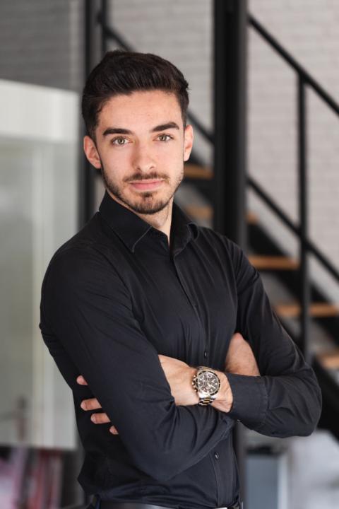 Matthieu Resell Empire