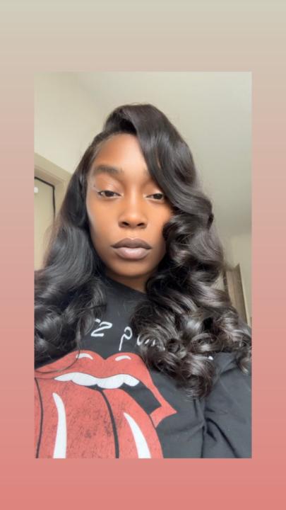 Monique Seven