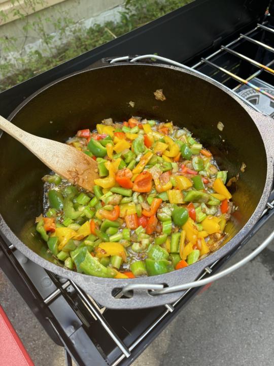 Dutch oven Jambalaya 