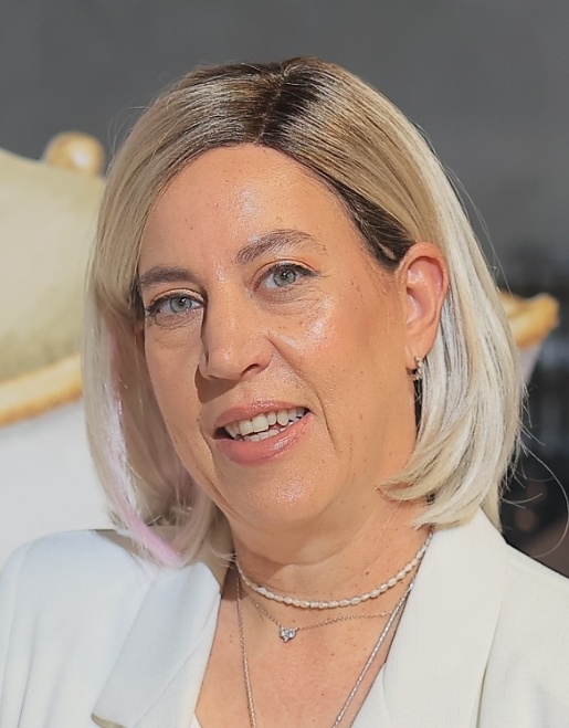 Dana Lebel