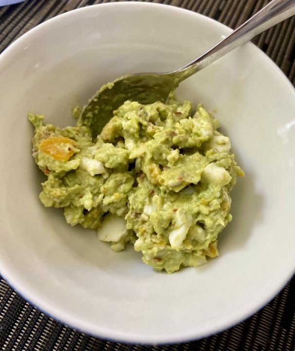 不知道早餐要吃什麼？試試看酪梨蛋沙拉！🥑