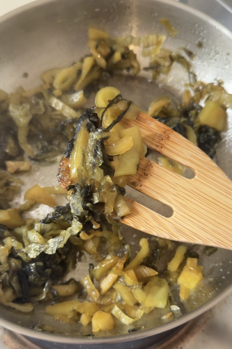 飯糰的靈魂配料~ 酸菜 !!!