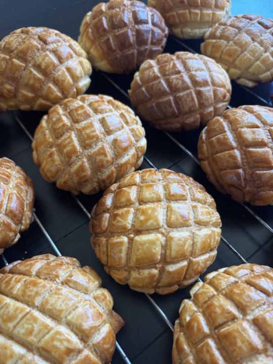 連假來做菠蘿奶酥麵包