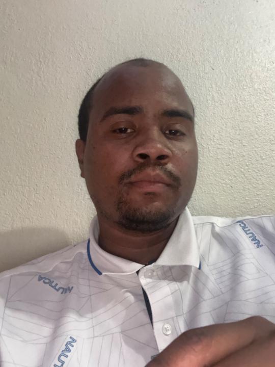Leonel López