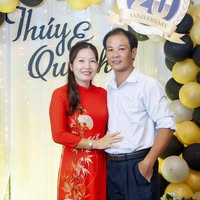 Hồng thuý Nguyễn