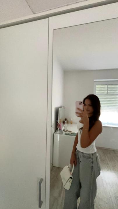 Vanessa Vizhanyo