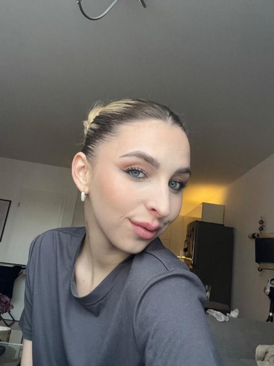Emma Dobos