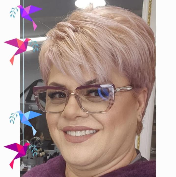 Николина Костадинова