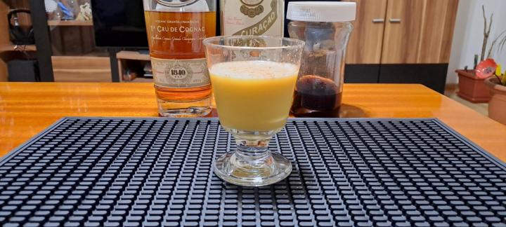 "BOSSOM CARESSER" cocktail.