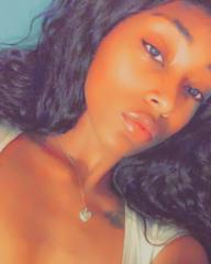 Monique F