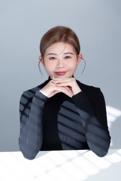 Elaine Low