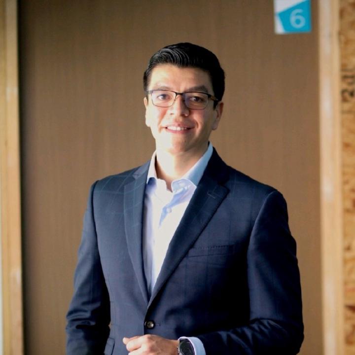 Marco antonio Flores mejía