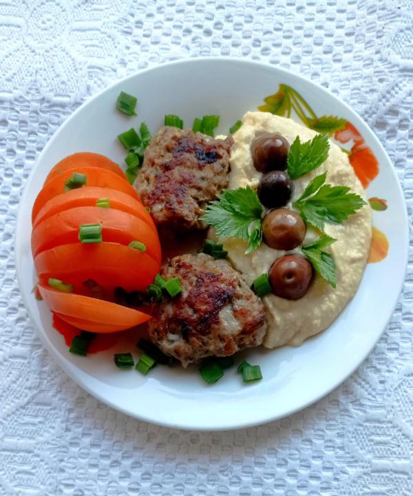 Кюфтета с гарнитура -2 порции