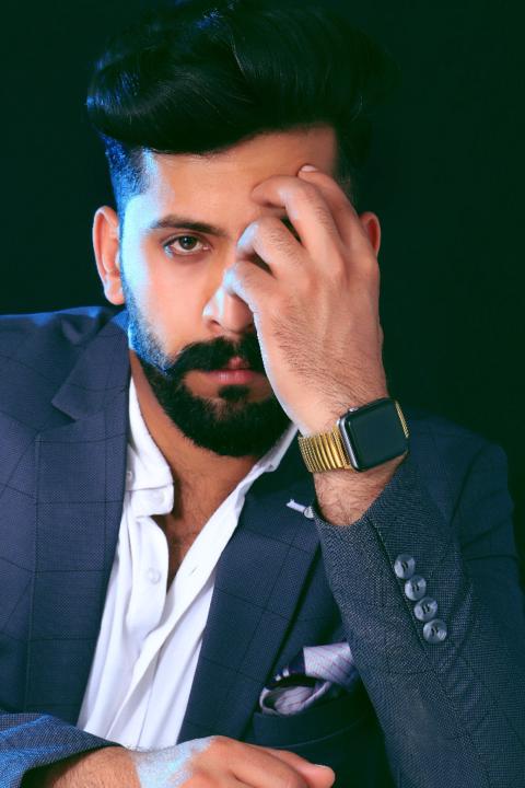 Naweed Kamil نويد كامل
