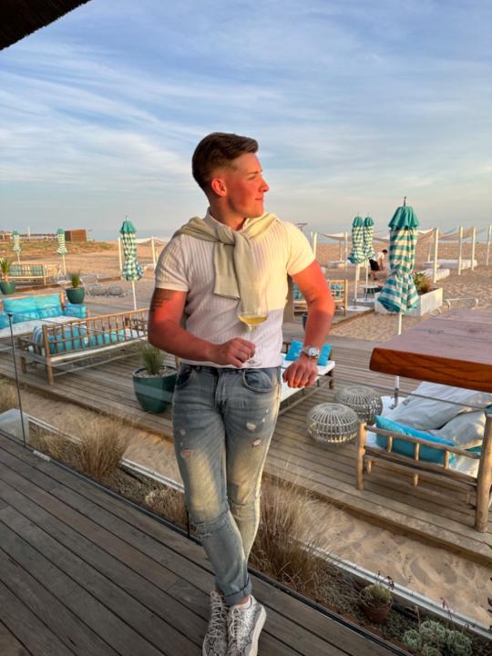 Dustin Thierjung