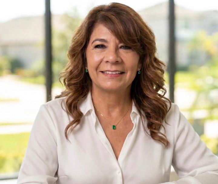 Dora Flores