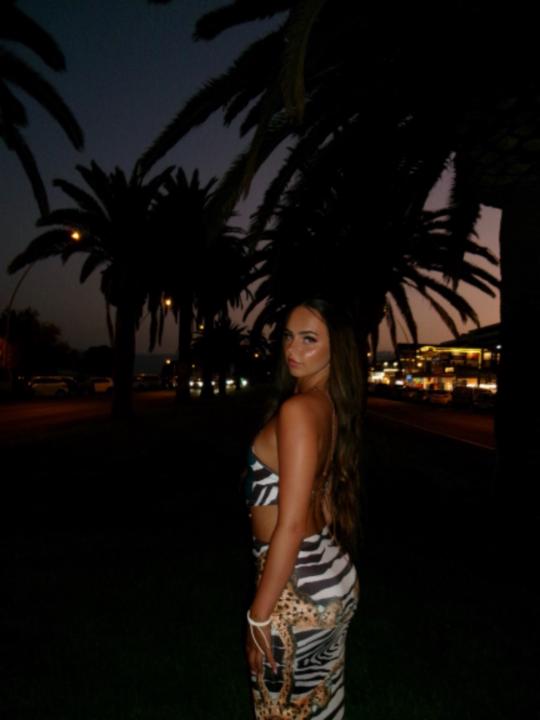 Neve Hyams