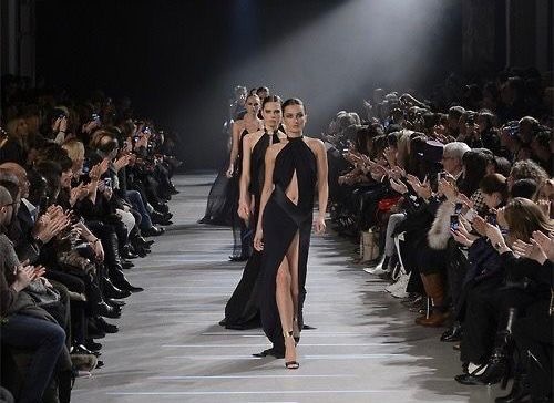 Dyos models International