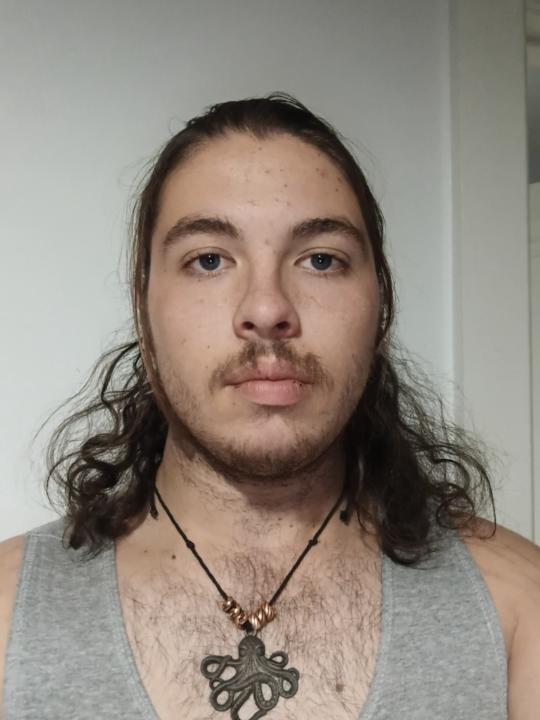 Taner Snelleksz