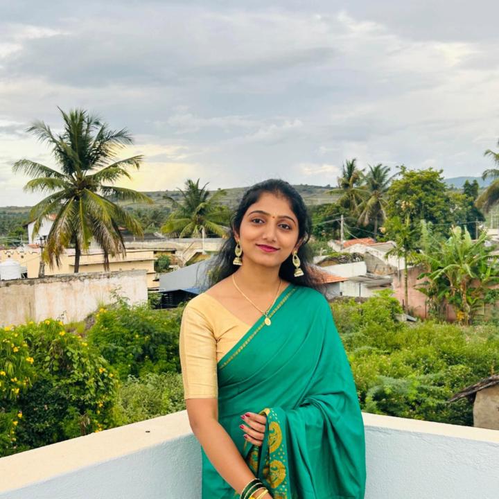 Dr Lavanya U