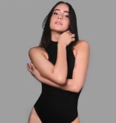 Geraldine oriana Comas rojas