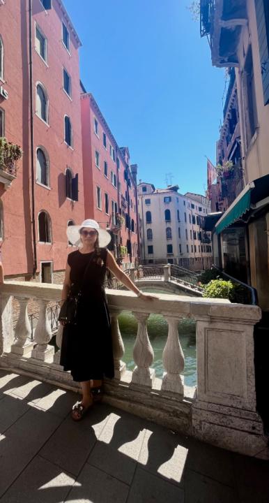 Cristina Apostu