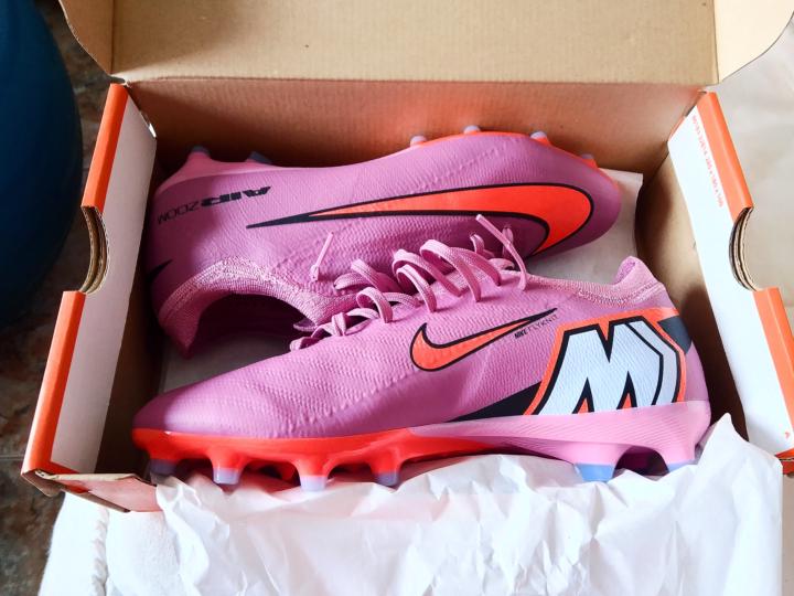 Nuevas botas 👟🟣🟠
