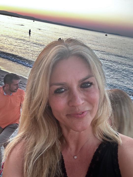 Bahar Anahmias
