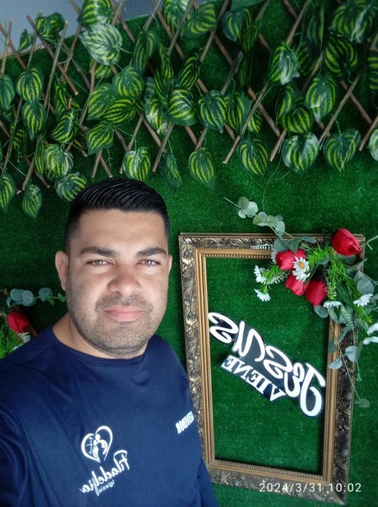 Daniel Flores