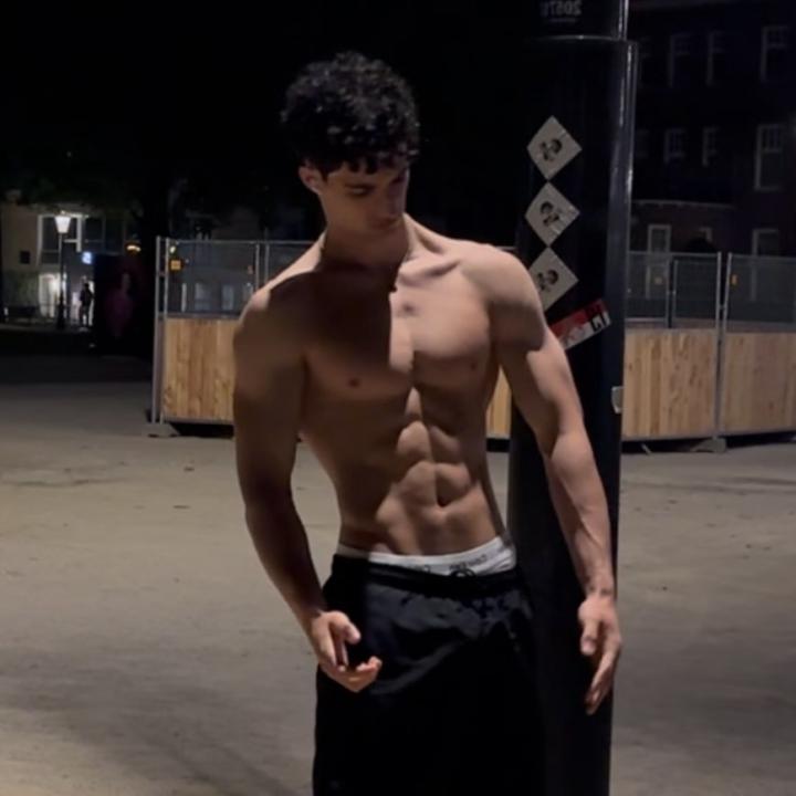 ✅ Example - Post an intro like this!