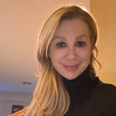Szilvia M