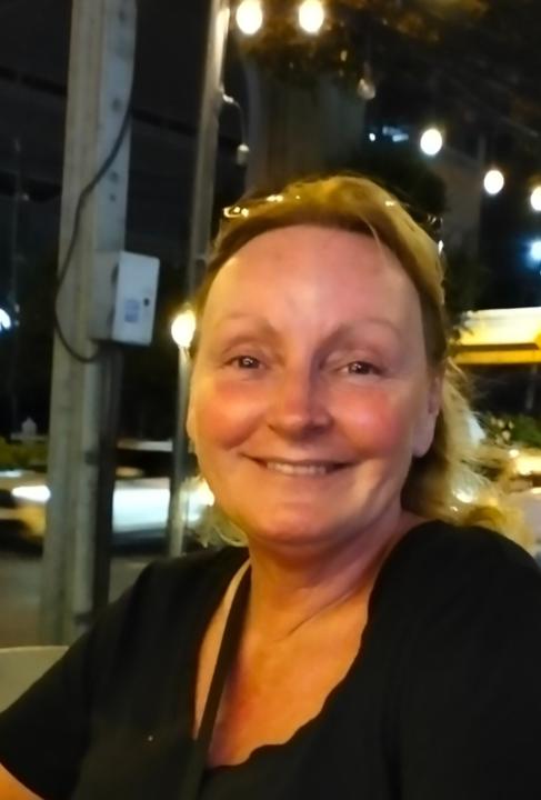 Liz Halfhide