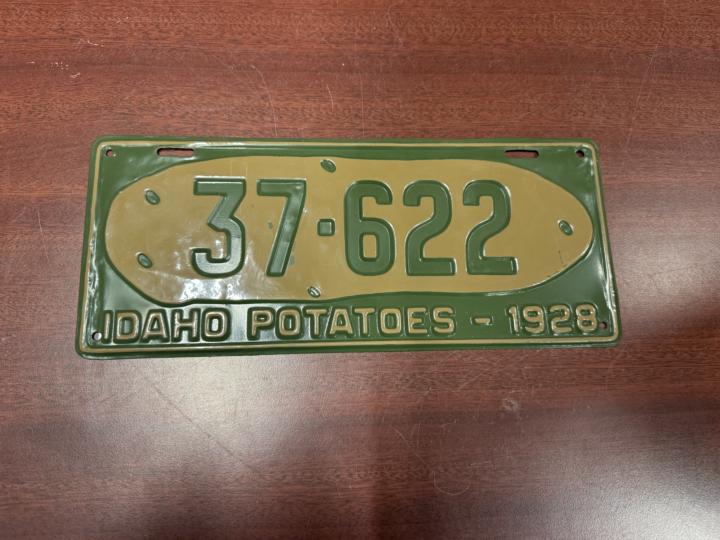 Share the plates that don’t fit in the collection, but you have.