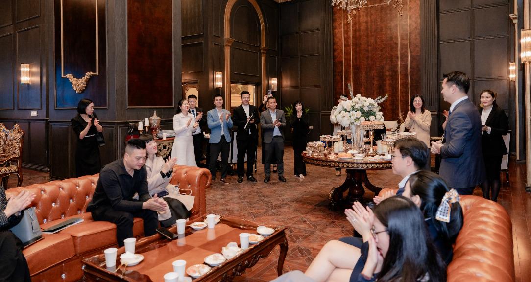 Nhà Môi Giới Thế Hệ Mới