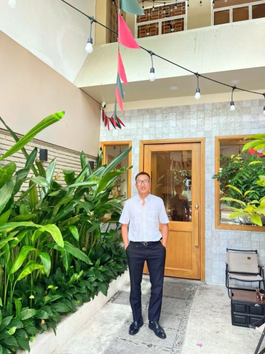 Hy Cận