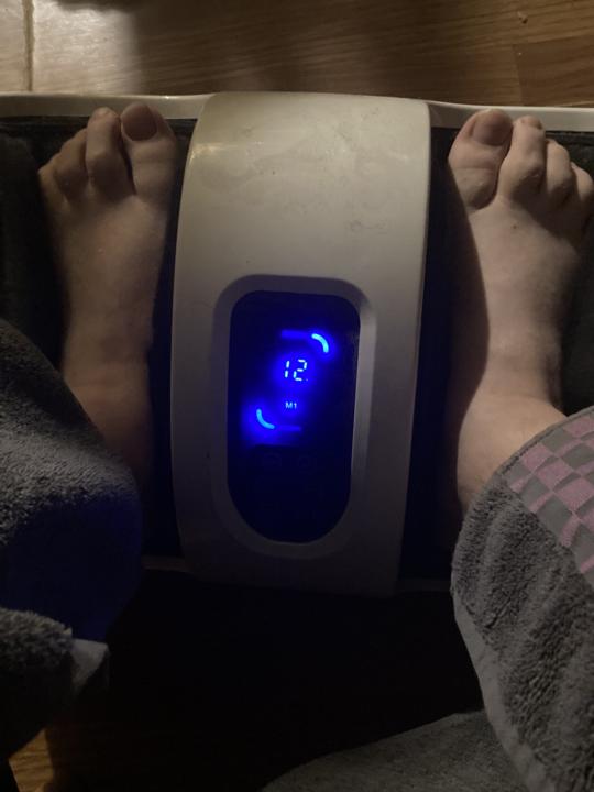 Feet/leg/arm massage machine