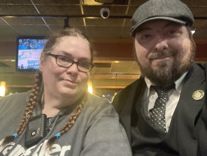 Sharing the word at applebees