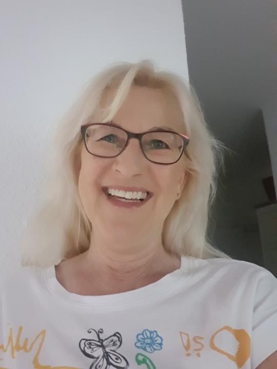 Annette Pell