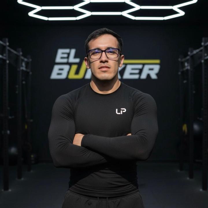 Leo Pezzia León