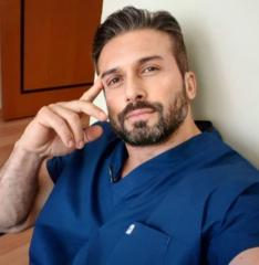 Christopher Alvarez