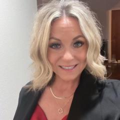 DeeDee Hintze