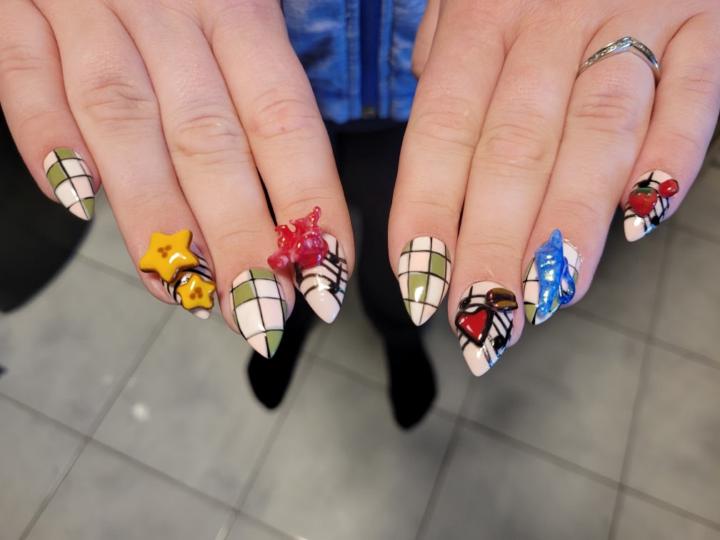 Okay I need opinions 👀💬