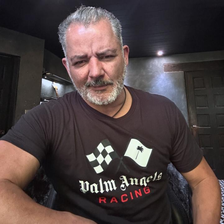 Enrique Alvarez R